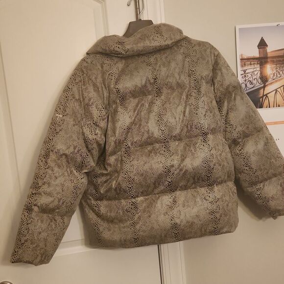 Tyler Boe Tan Python-Print Puffer Bomber Jacket Size L - Picture 10 of 10